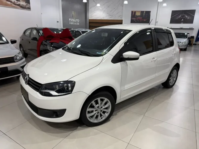 Volkswagen Fox 1.0 MI Total Flex 8V 3P 2014