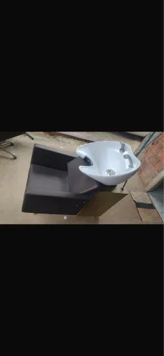 Lavatório de porcelana