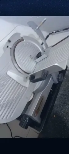 Vendo fatiadeira elétrica 