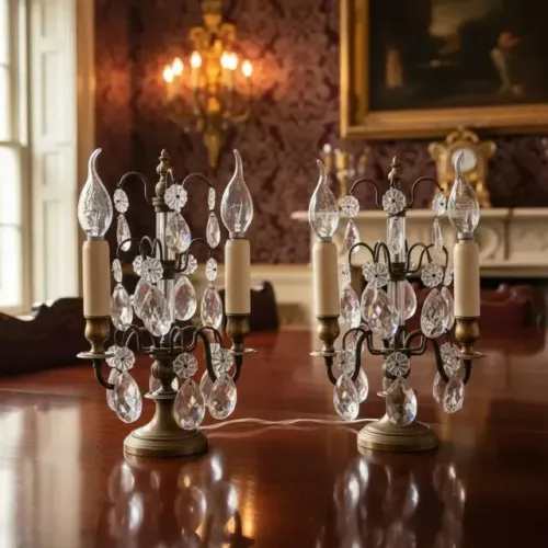 Par de candelabros girandoles - em bronze e pingentes de cristal - estilo francês-séc XIX