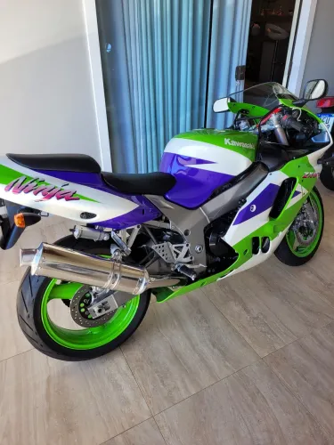 Kawazaki zx9-r