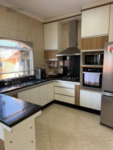 Casa com 3 dormitórios, 254 m² - venda por R$ 879.000,00 ou aluguel por R$ 7.214,74/mês -