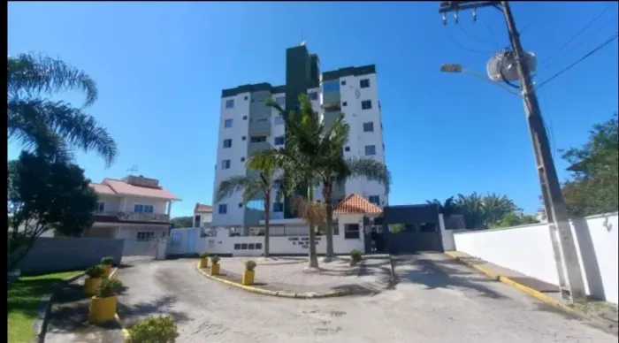 Apartamento com valor baixo: 480 mil por 415 mil.