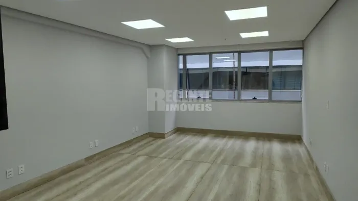 Ótima sala comercial para locação no bairro Saco Grnade para locação!