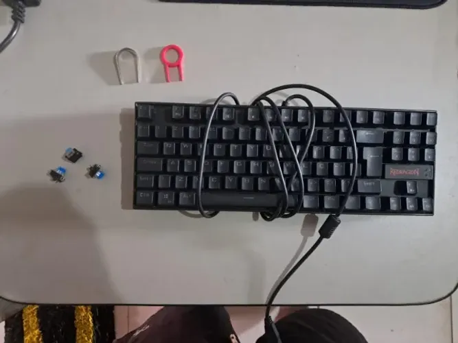 Teclado Mecânico Redragon Kumara 2; Para retirada de peças