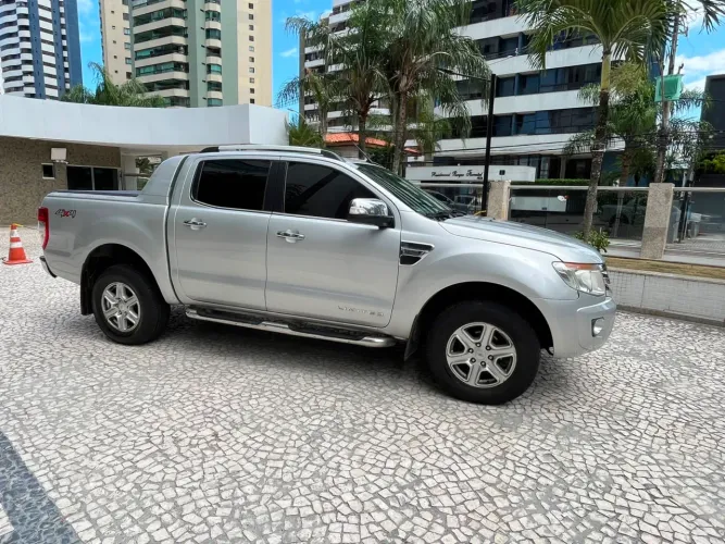 Ford Ranger Limited 3.2 20V 4X4 CD Aut. Dies. 2013