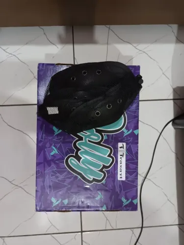 Patins novo, usado poucas vezes, roda está novinha, acompanha kits de segurança