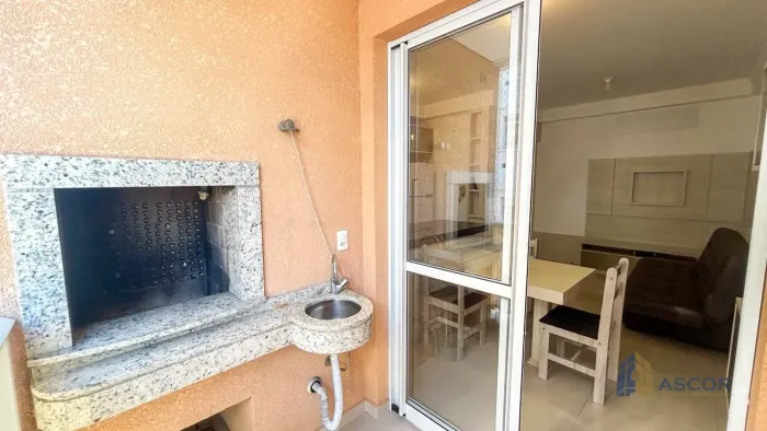 Apartamento com 2 dormitórios para locação na Agronômica