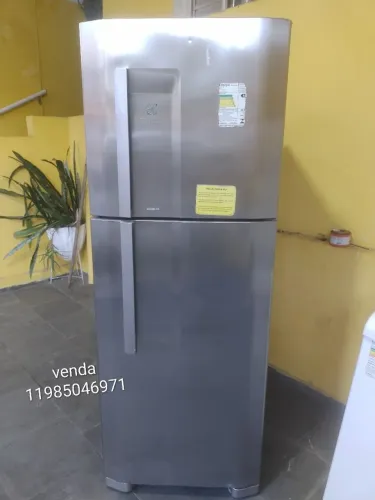 Vendo geladeira Eletrolux 475lts 220v