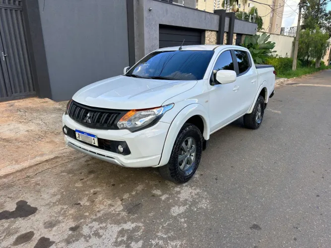 Mitsubishi L200 Triton Sport GL 2.4 Diesel 2023