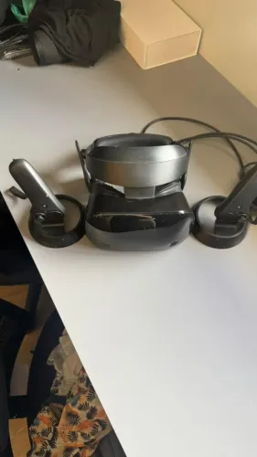Samsung HMD Odyssey VR - Windows Mixed Reality + 2 Controles
