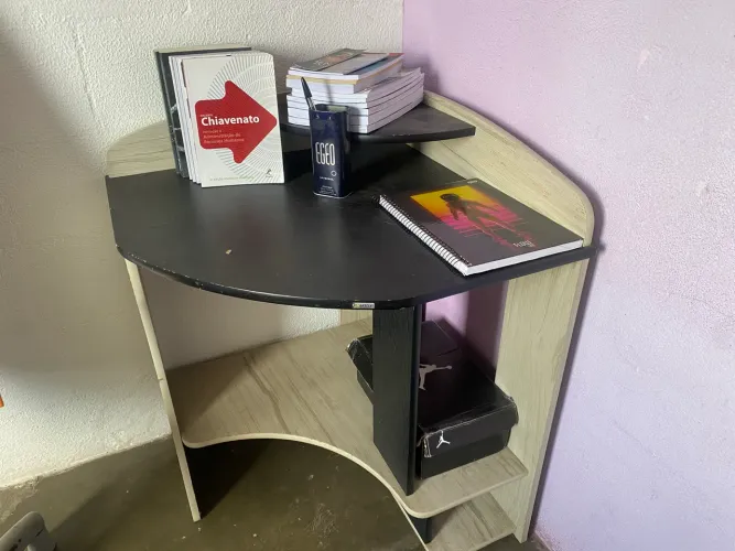 Mesa de canto artely Java