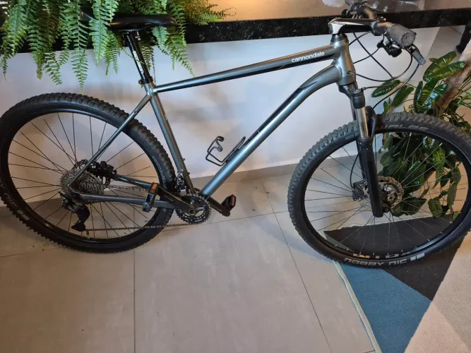 Cannondale Trail 4 - Tamanho XL - Aro 29 (Upgrades Deore / Session)