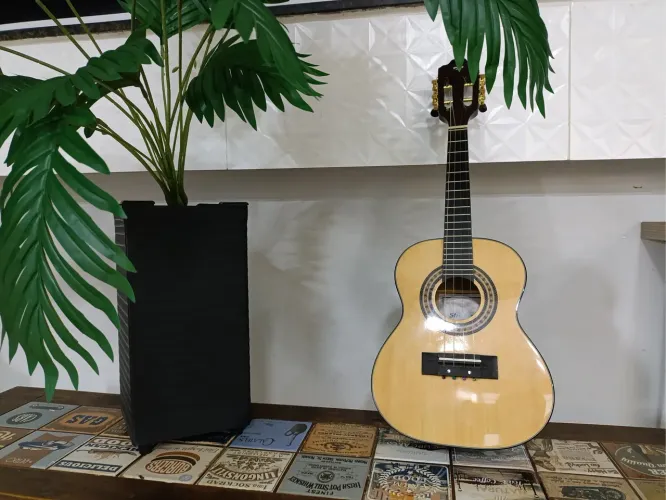 Cavaquinho nunca usado