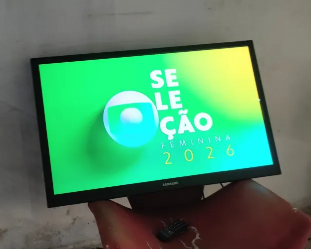 Tv 43 Samsung NÃO É SMART perfeita imagem de cinema
