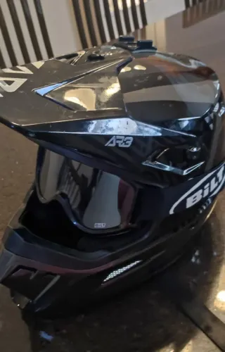 capacete com óculos