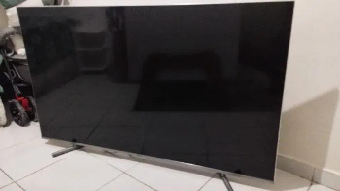 Tv Samsung 4k qled 55 polegadas com defeito na tela para retirada de peças