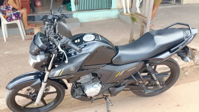 Moto factor 2025 em ótimo estado de conservação