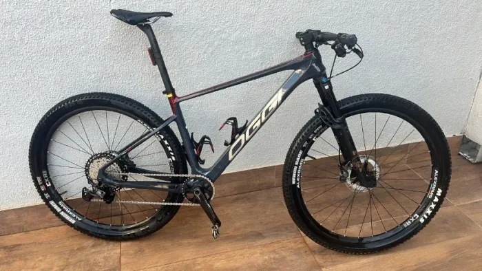 VENDE-SE BICICLETA MTB OGGI AGILE PRO S1000