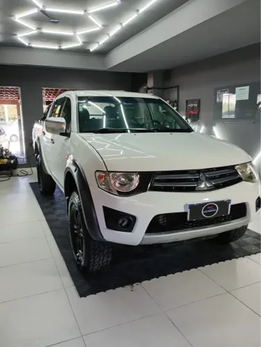 Mitsubishi L200 Triton GLS 3.2 CD TB Int.diesel MEC 2015