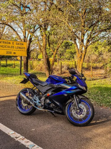 Yamaha R15 Azul