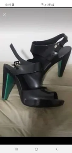Melissa de salto preto