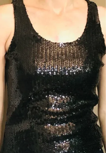 Roupas femininas: saia, vestidos, blusa