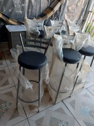 Banqueta alta novas 75 cm até o acento 