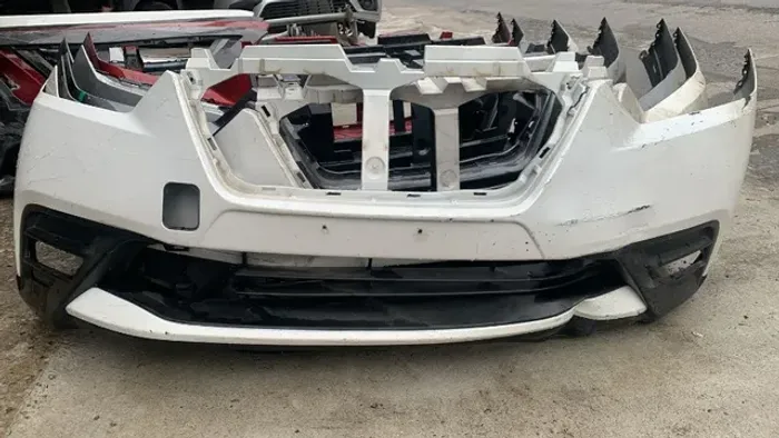 Parachoque Dianteiro Nissan Kicks 2017 com detalhe pra recuperar