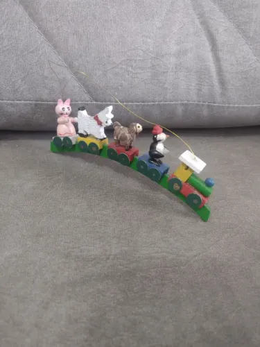 Trem de madeira com personagens natalinos Decoração infantil