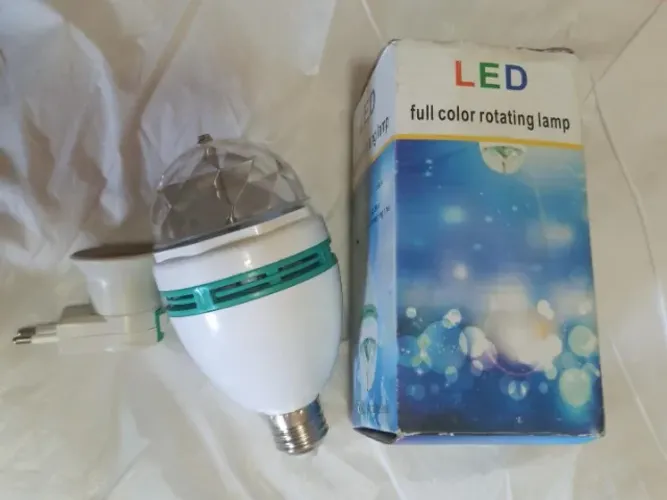Lâmpada Led Colorida Giratória Para Festas e Reuniões com Adaptador de Tomada 30