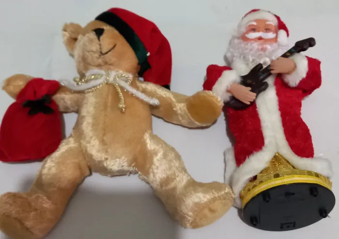 Urso de Pelúcia e Papai Noel Musical - Natal