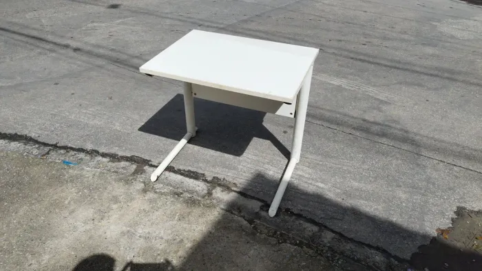 Mesa de escritório de vários tamanhos - Brechokinho 