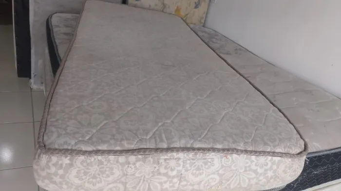 Colchão Solteiro Espuma D28 - Usado Higienizado (FRETE GRÁTIS)