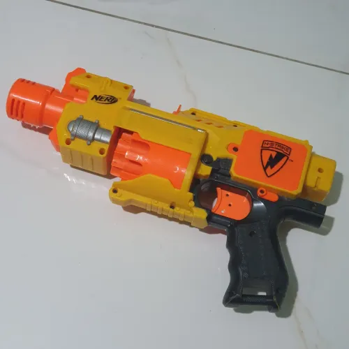 Nerf Barricade pistola automática com munições