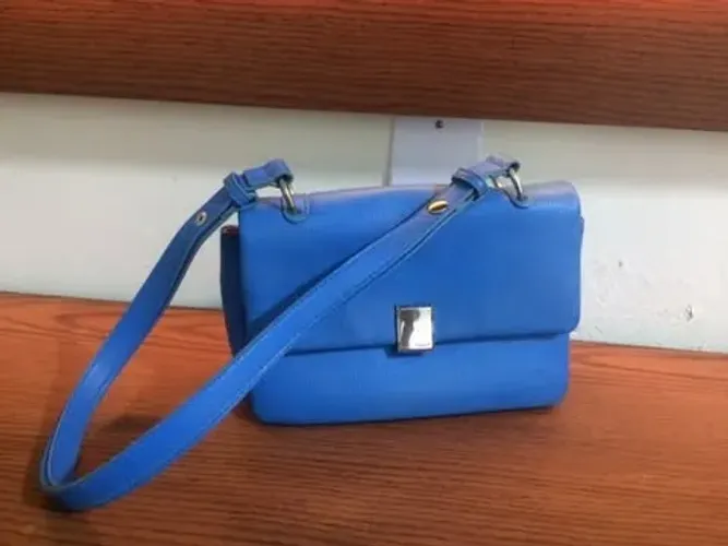 Bolsa tiracollo Arezzo pouco usada