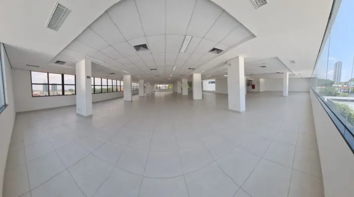 Prédio na Ramos Ferreira