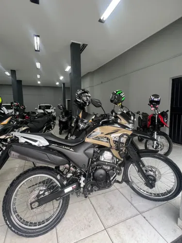 XTZ LANDER 2021, baixo KM, em ótimo estado de conservação!