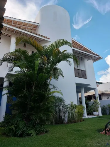 GUARAJUBA - Casa Duplex em Condomínio Clube: 4 quartos, 2 suítes, 2 salas, 3 banheiros, 2 