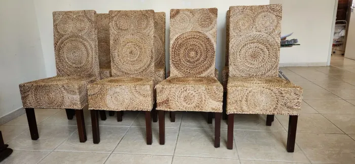 Conjunto de 8 cadeiras de jantar artesanais