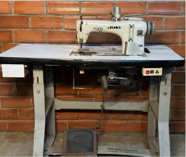 MAQUINA DE COSTURA RETA INDUSTRIAL JUKI MH-380