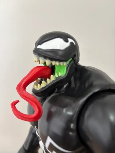 Boneco Spider-Man Titan Hero Series Venom - 30cm Hasbro