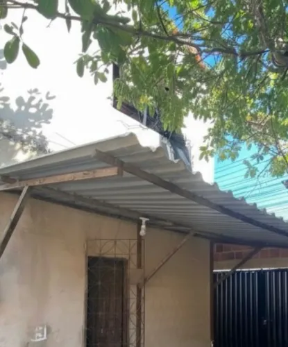 Telhado pra garagem  3 metros de Largura ,  5 , 80 de cumprimento  , 3 mão  francesas ..