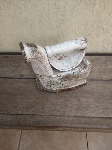 Ferro à brasa antiquidade 