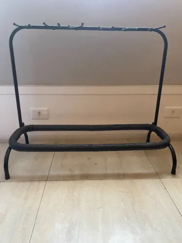 Suporte para 6 instrumentos de corda. Violão, guitarra, baixo. 