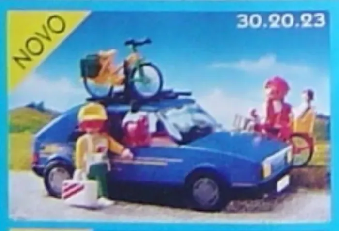 Playmobil Estrela Família de férias em carro de passeio e bicicletas