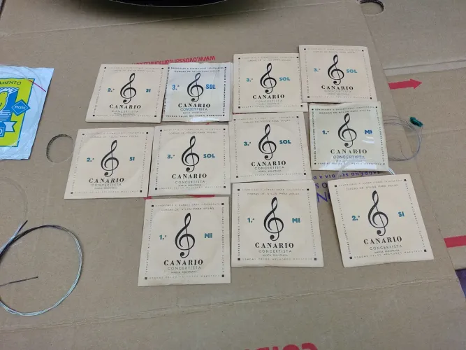 Jogo de cordas para violão, várias, na embalagem