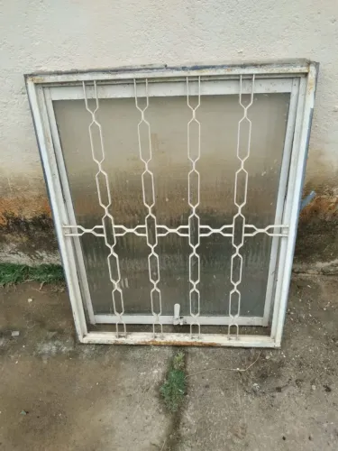 Janelas basculante ferro