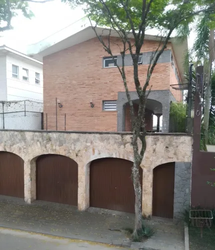 Casa no Jd. Vitória Régia - Suite + 3 quartos