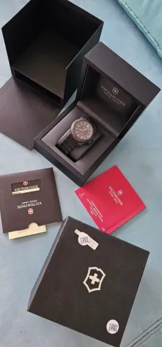 Relógio Victorinox Swiss Army - Carbon Inox com bunker - Oportunidade 
